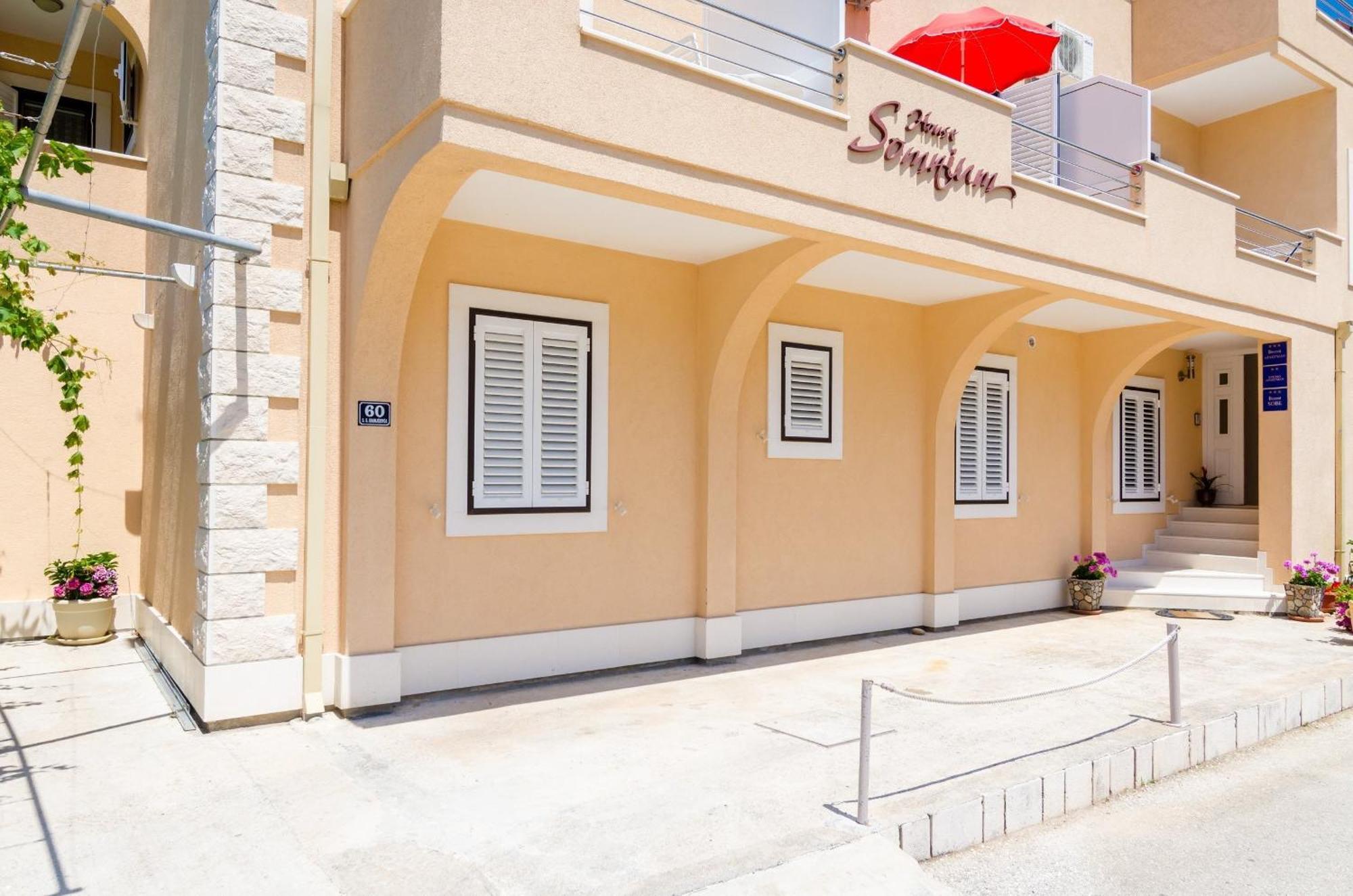 Guesthouse Somnium 챠브타트 외부 사진