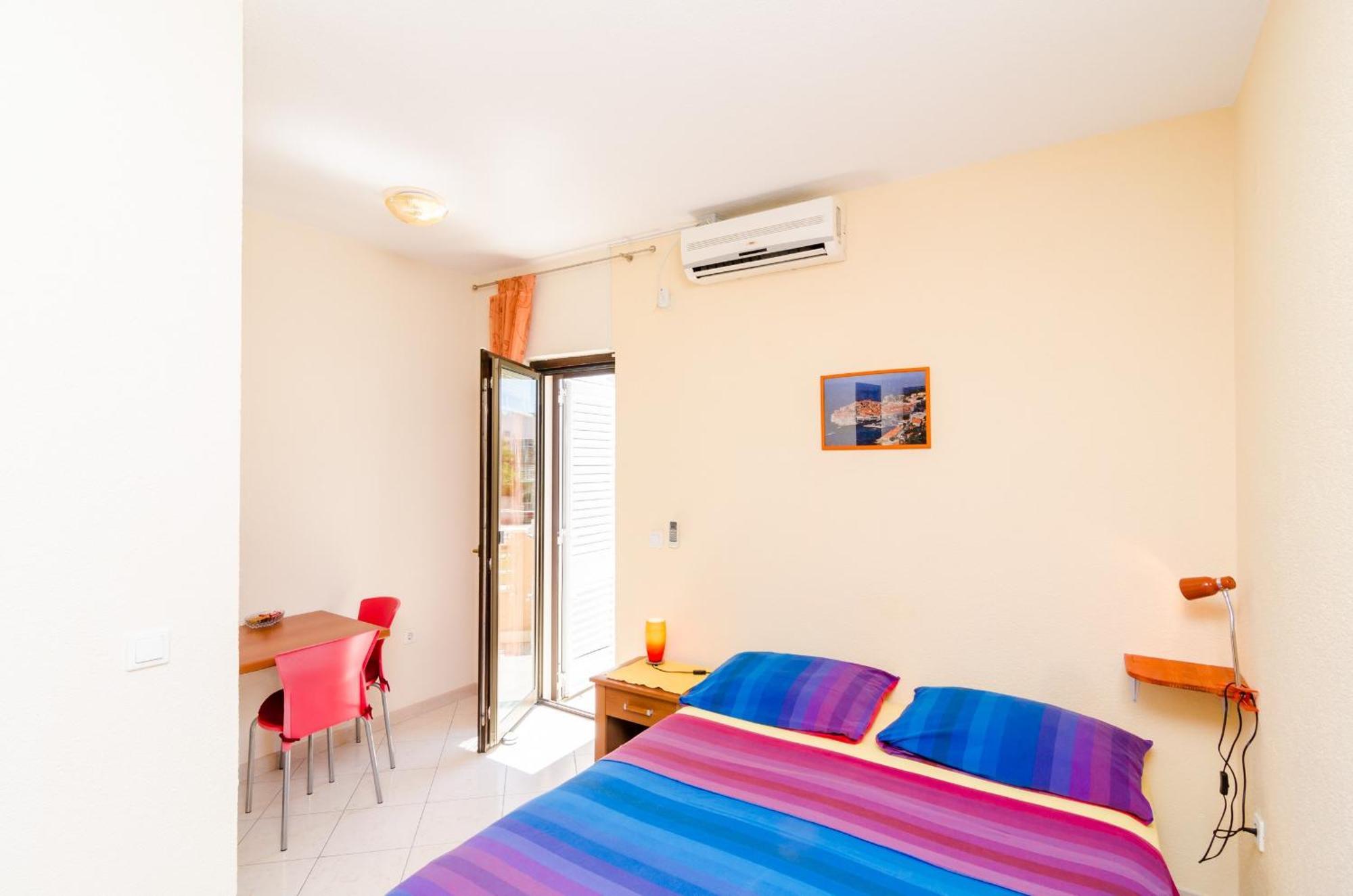Guesthouse Somnium 챠브타트 객실 사진