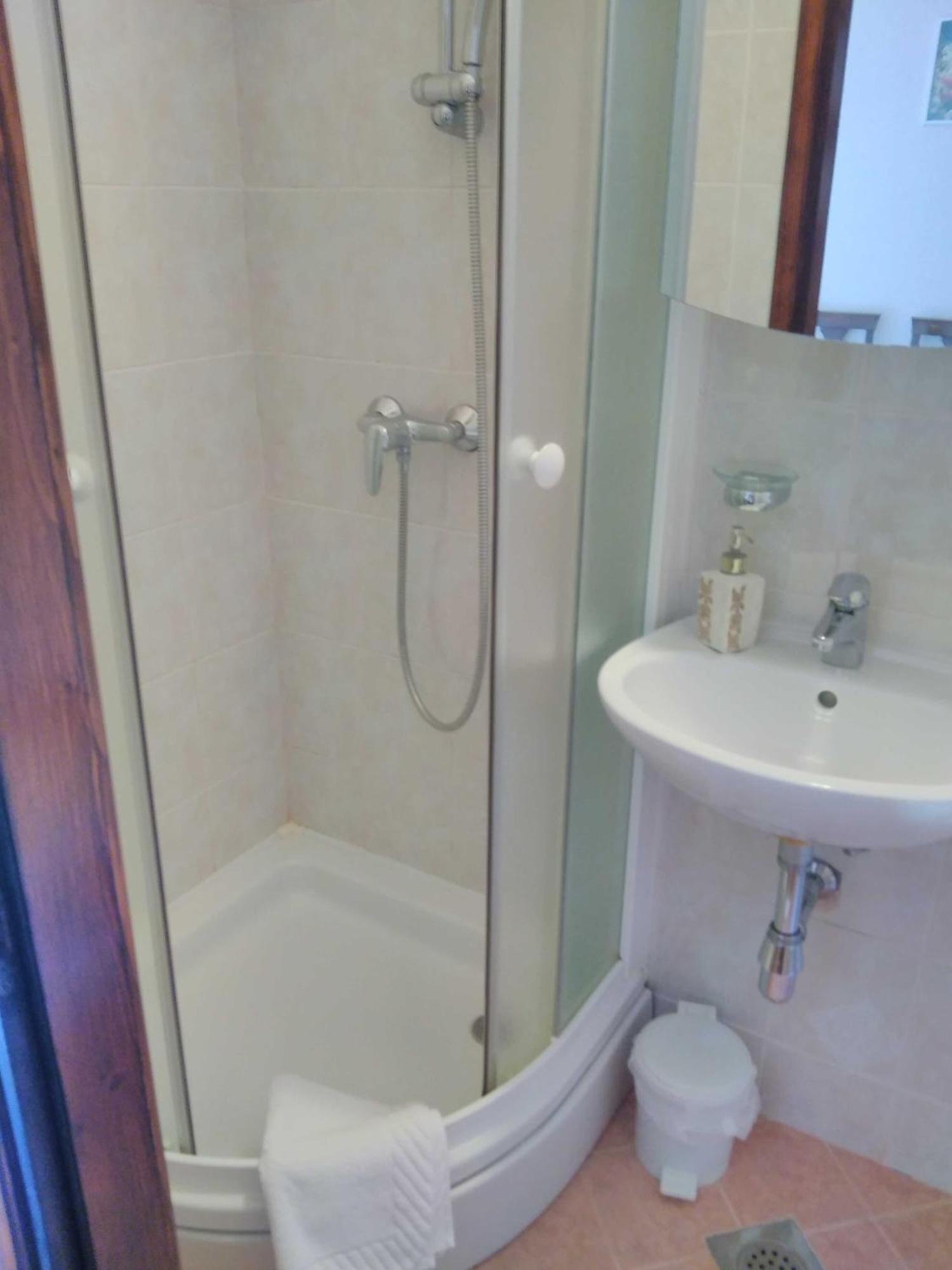 Guesthouse Somnium 챠브타트 객실 사진
